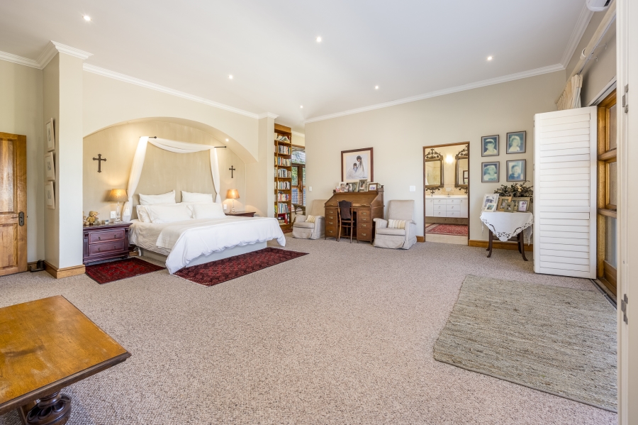 5 Bedroom Property for Sale in Klein Zevenwacht Western Cape